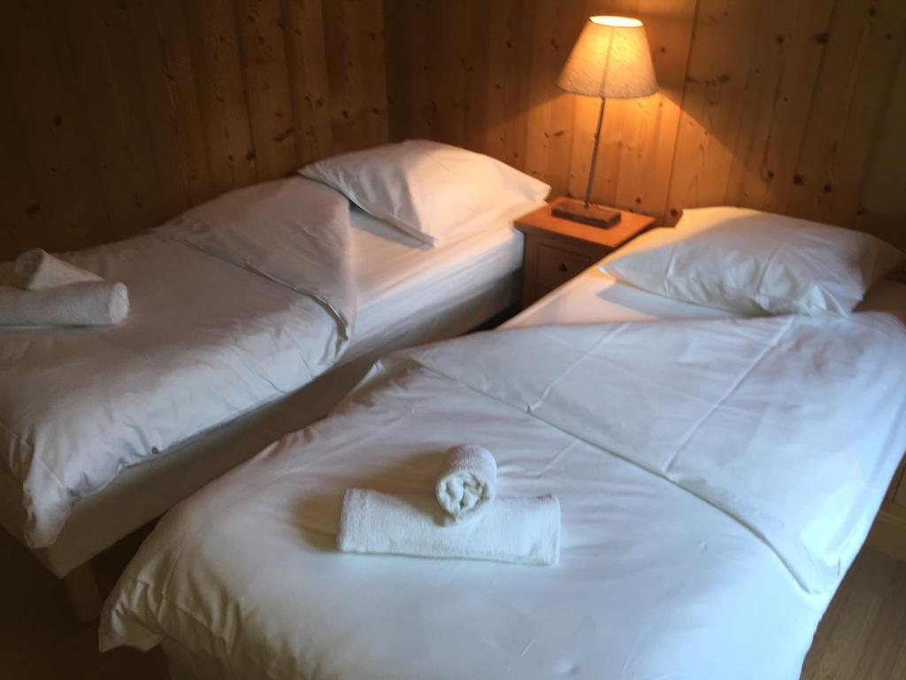 Hotel Les Combelles Шатель Экстерьер фото