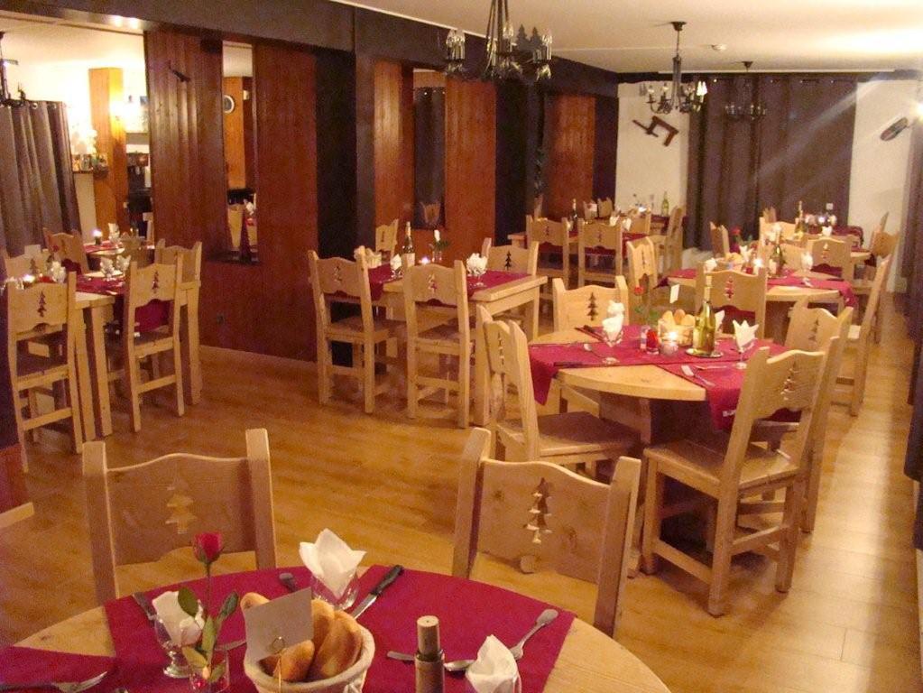 Hotel Les Combelles Шатель Экстерьер фото