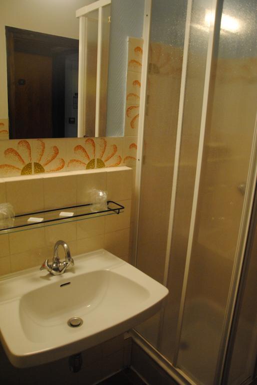 Hotel Les Combelles Шатель Номер фото