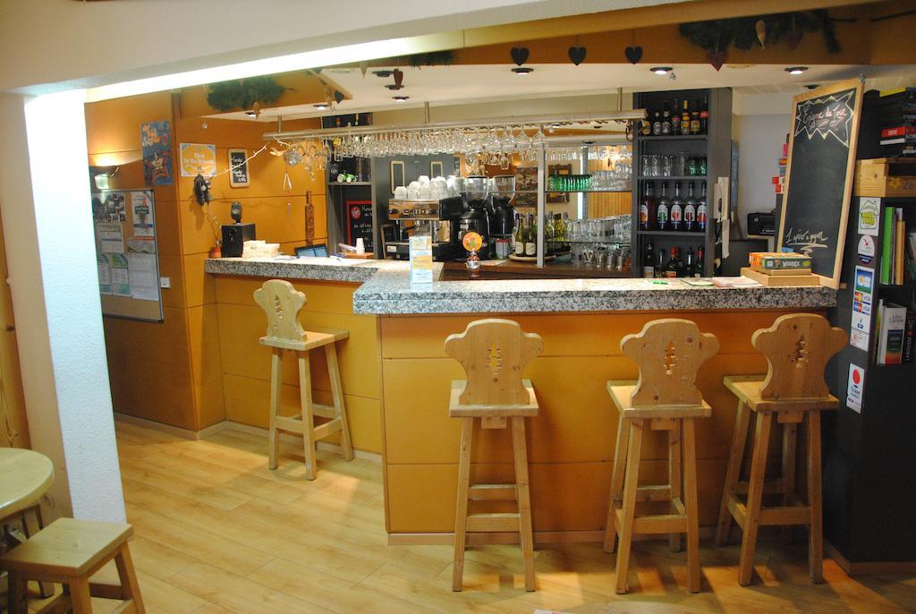 Hotel Les Combelles Шатель Экстерьер фото