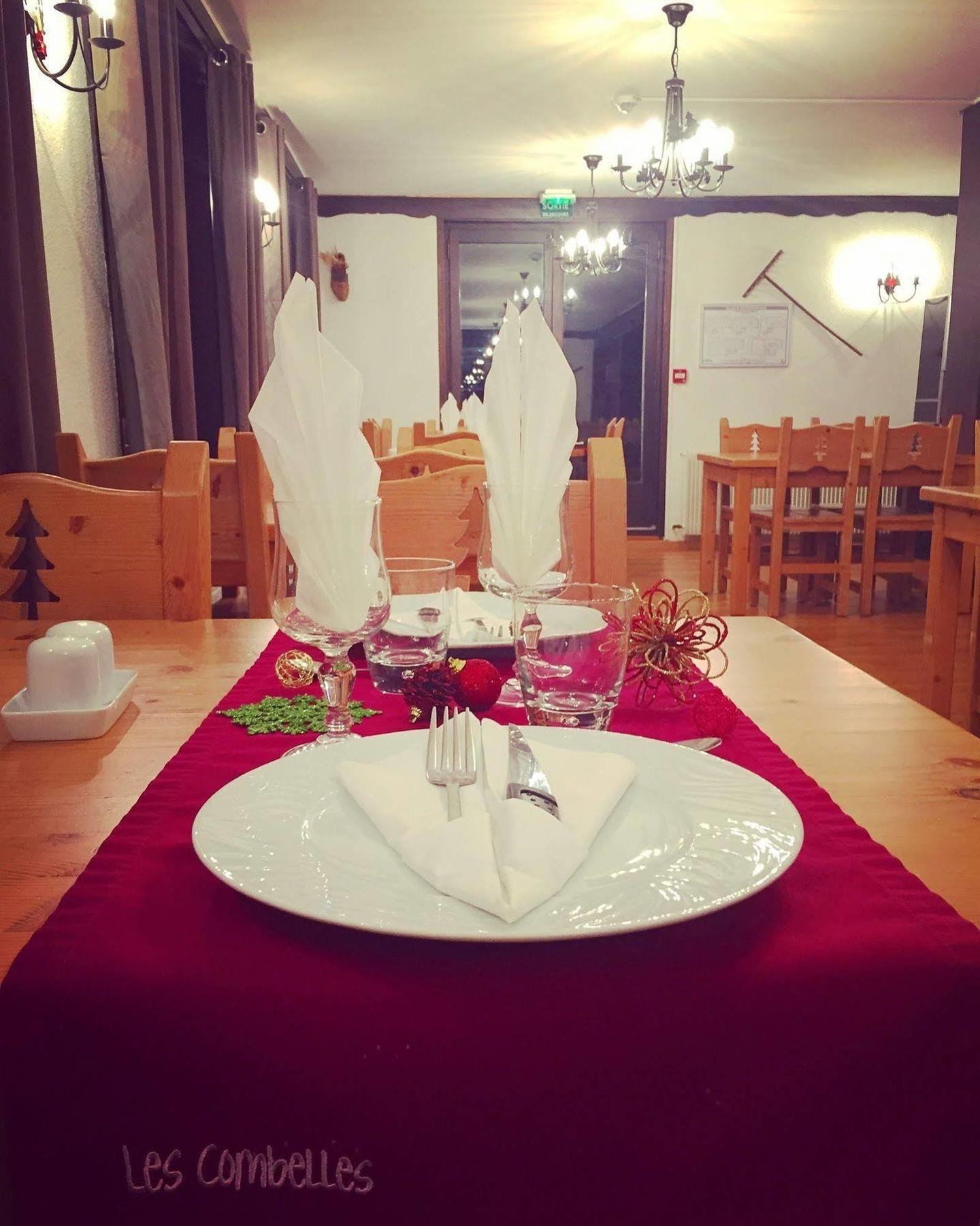 Hotel Les Combelles Шатель Экстерьер фото